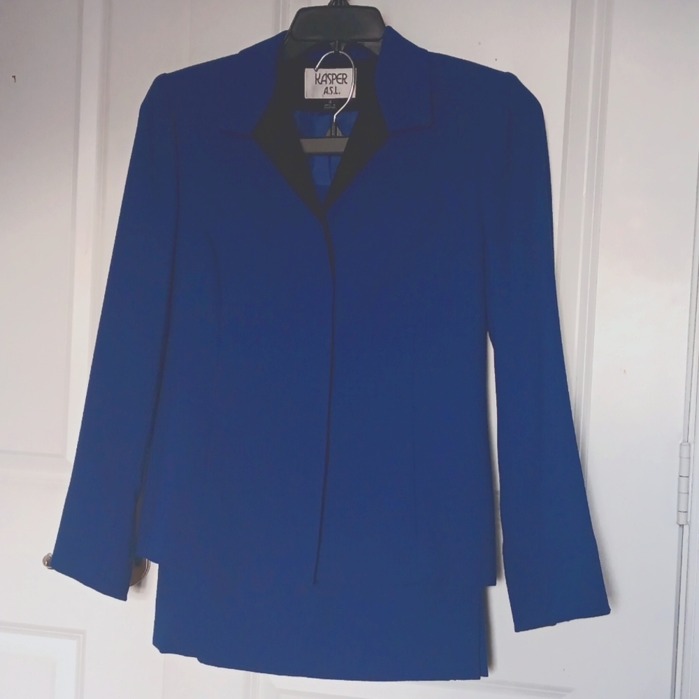 Kasper (A.S.L) 2Pc. SKIRT Suit, Sz.4